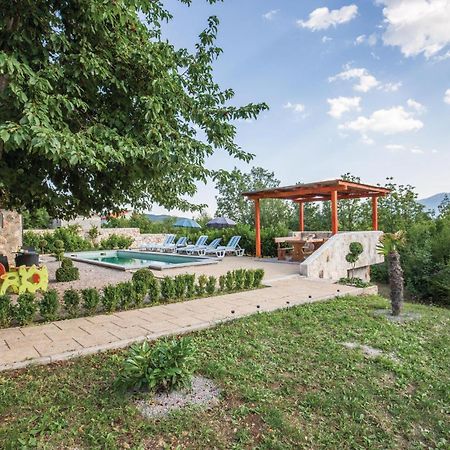 Lovely Apartment In Ugljane With Kitchen Exterior foto
